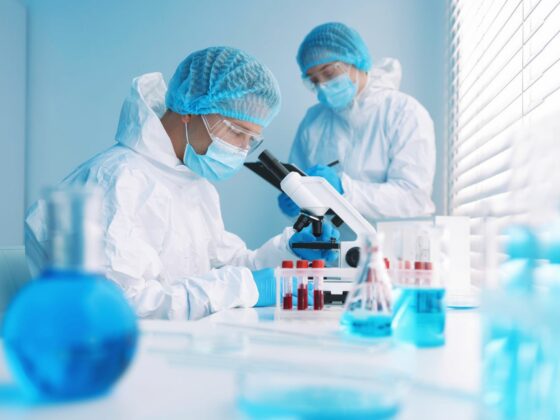 Chercheurs en laboratoire
